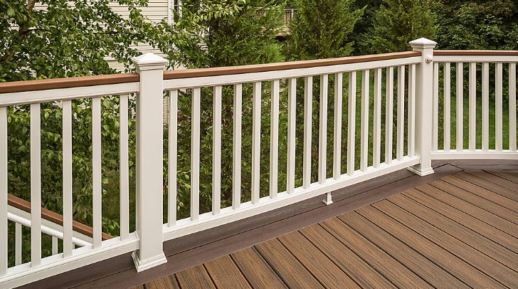 Trex Transcend handrail and balustrade in Classic White