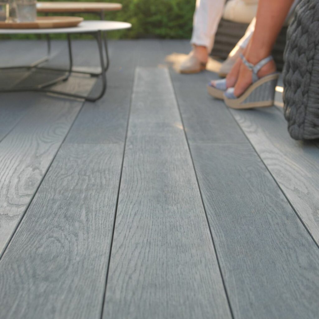 Composite decking usingComposite Millboard decking in Brushed Basalt